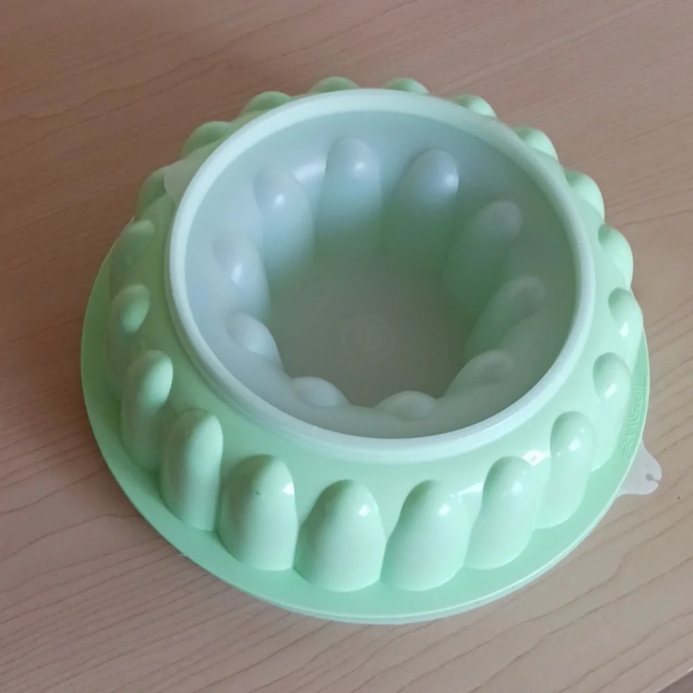 Tupperware vintage Ring Mold Ice Jello